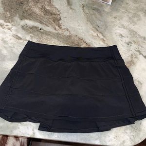 Lulu skirt brand new. will negotiate reasonably